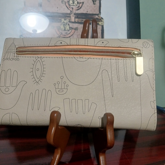 EUC Jungalow Wallet - Picture 2 of 4